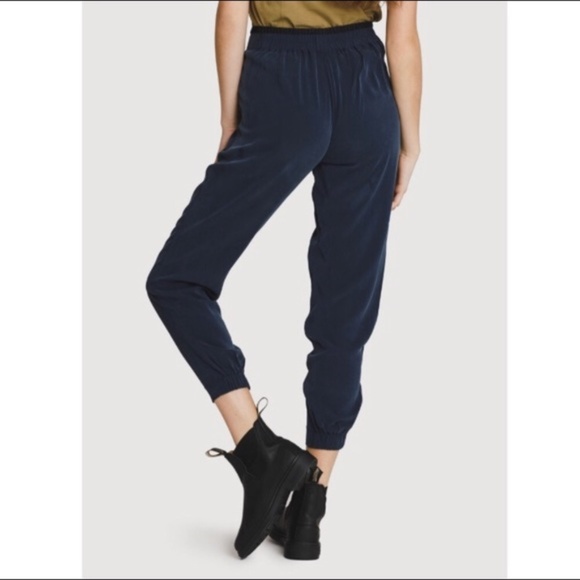 Easy Breezy Silk Blend joggers - Picture 1 of 5